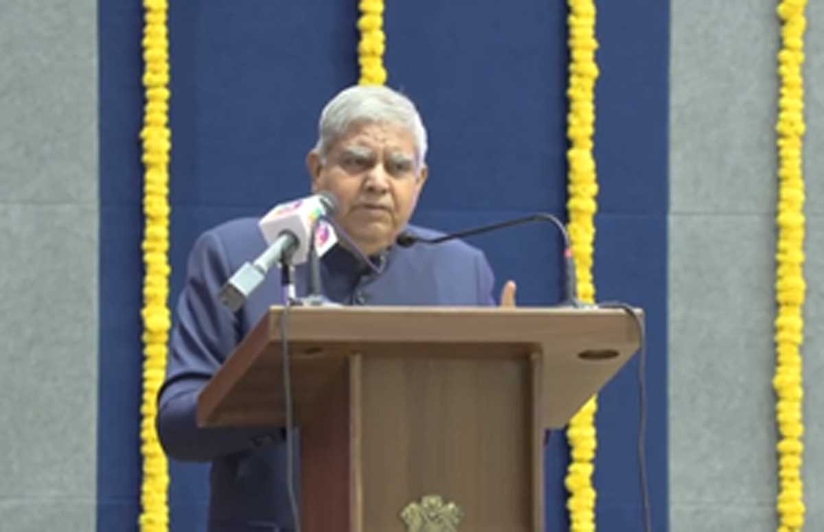 समुद्री डकैती और ड्रग्स की तस्करी अभी भी एक चुनौती बनी हुई है : उपराष्ट्रपति समुद्री डकैती और ड्रग्स की तस्करी अभी भी एक चुनौती बनी हुई है : उपराष्ट्रपति